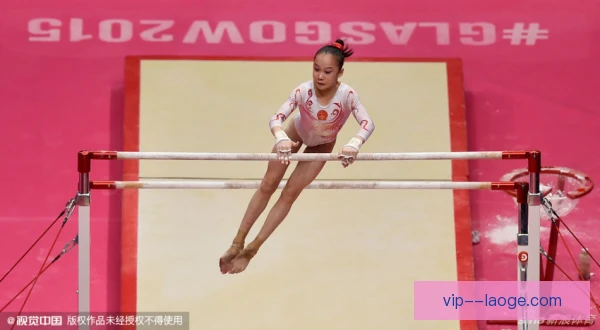 高低杠落地稳定性，体操选手靠核心控制站稳